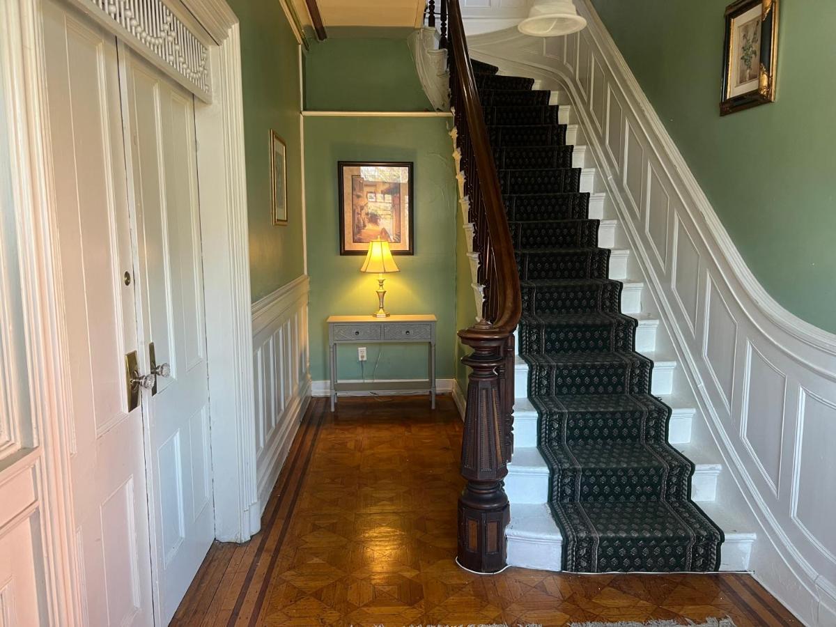 1 Bedroom Private Victorian Apt In Convenient City Location On 5 Acre, Sleeps 4 Poughkeepsie Dış mekan fotoğraf