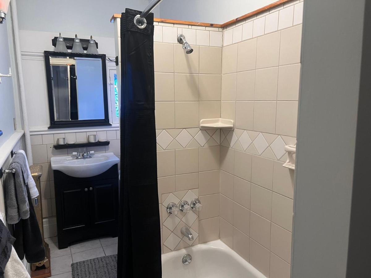 1 Bedroom Private Victorian Apt In Convenient City Location On 5 Acre, Sleeps 4 Poughkeepsie Dış mekan fotoğraf