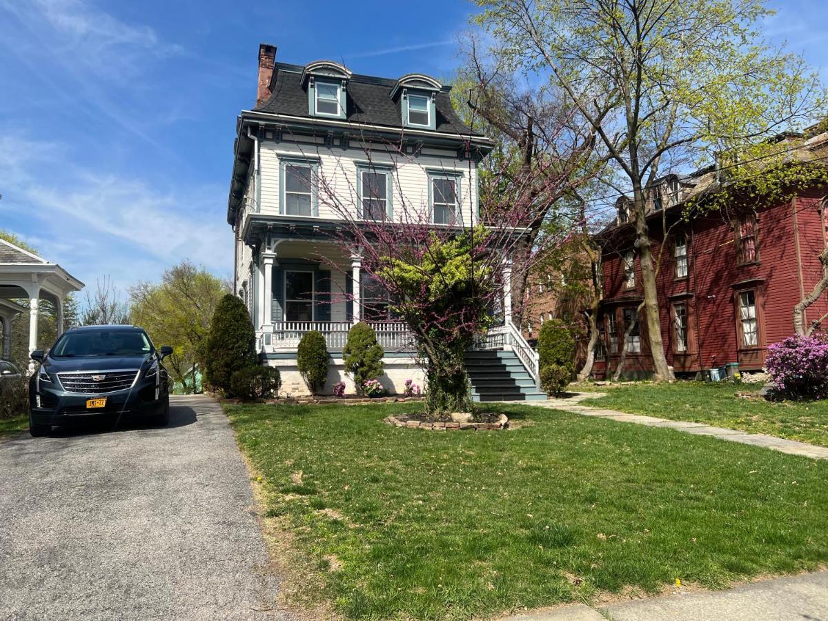 1 Bedroom Private Victorian Apt In Convenient City Location On 5 Acre, Sleeps 4 Poughkeepsie Dış mekan fotoğraf